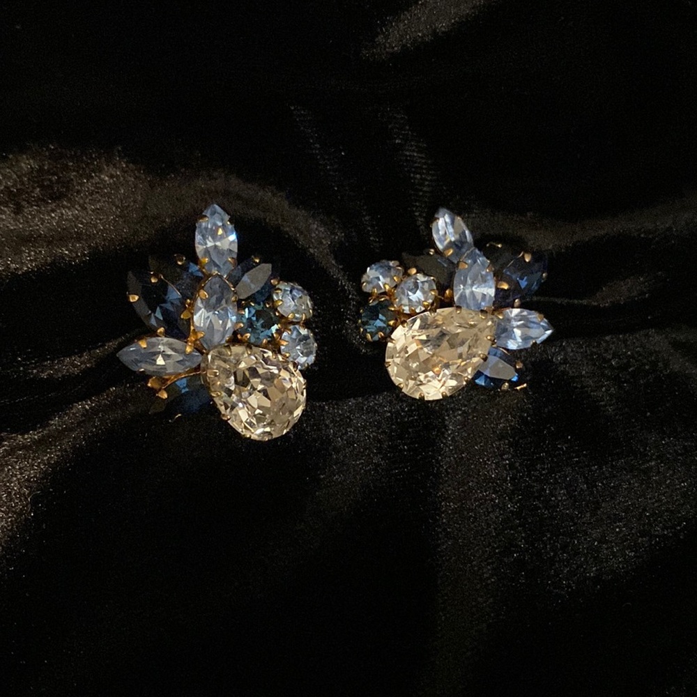 Vintage 1950s Schoffel & Co Austrian Clip Blue Stone Earrings Gold Toned Metal